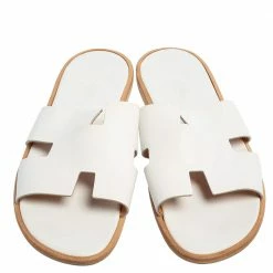 Hermes White Leather Izmir Flat Slides Size 43.5 For Men -Deals Hermes Store luxury men hermes new shoes p423906 002