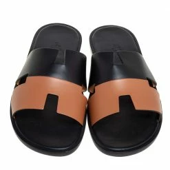 Hermes Hermés Black/Brown Leather Izmir Flat Slides Size 44 For Men 11 Hermes Hermés Black/Brown Leather Izmir Flat Slides Size 44 For Men -Deals Hermes Store luxury men hermes new shoes p428685 006