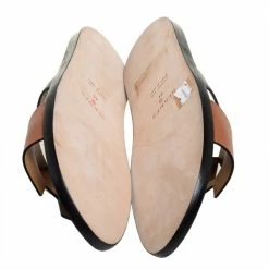 Hermes Hermés Black/Brown Leather Izmir Flat Slides Size 44 For Men 14 Hermes Hermés Black/Brown Leather Izmir Flat Slides Size 44 For Men -Deals Hermes Store luxury men hermes new shoes p428685 008