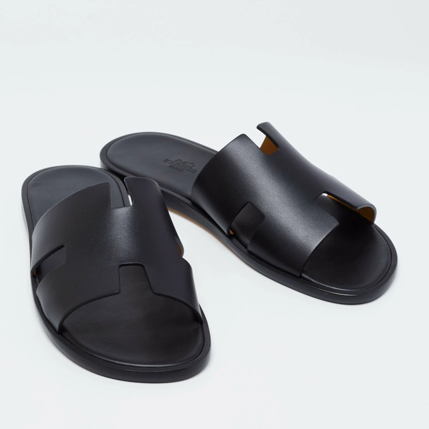 Hermes Black Leather Izmir Slide Sandals Size 40 For Men 6 Hermes Black Leather Izmir Slide Sandals Size 40 For Men - Image 4