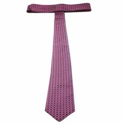 Hermes Vintage Navy Blue And Pink Chain Link Pattern Silk Jacquard Tie For Men -Deals Hermes Store luxury men hermes used accessories p177050 001