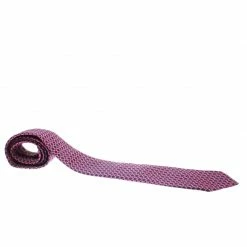 Hermes Vintage Navy Blue And Pink Chain Link Pattern Silk Jacquard Tie For Men