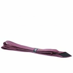 Hermes Vintage Navy Blue And Pink Chain Link Pattern Silk Jacquard Tie For Men -Deals Hermes Store luxury men hermes used accessories p177050 003