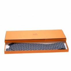 Hermes Vintage Navy Blue Honeycomb Pattern Silk Tie For Men -Deals Hermes Store luxury men hermes used accessories p208909 005