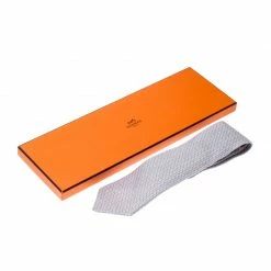 Hermes Pink And Blue Infinite Link Print Silk Tie For Men -Deals Hermes Store luxury men hermes used accessories p211054 006