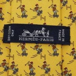 Hermes Hermès Yellow Skate Print Silk Tie For Men -Deals Hermes Store luxury men hermes used accessories p652708 001