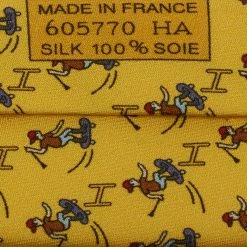 Hermes Hermès Yellow Skate Print Silk Tie For Men -Deals Hermes Store luxury men hermes used accessories p652708 002