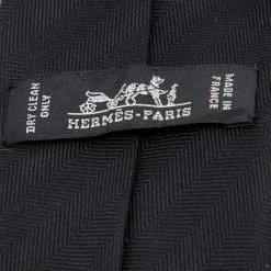 Hermes Hermès Black Herringbone Patterned Jacquard Silk Tie For Men -Deals Hermes Store luxury men hermes used accessories p653105 002