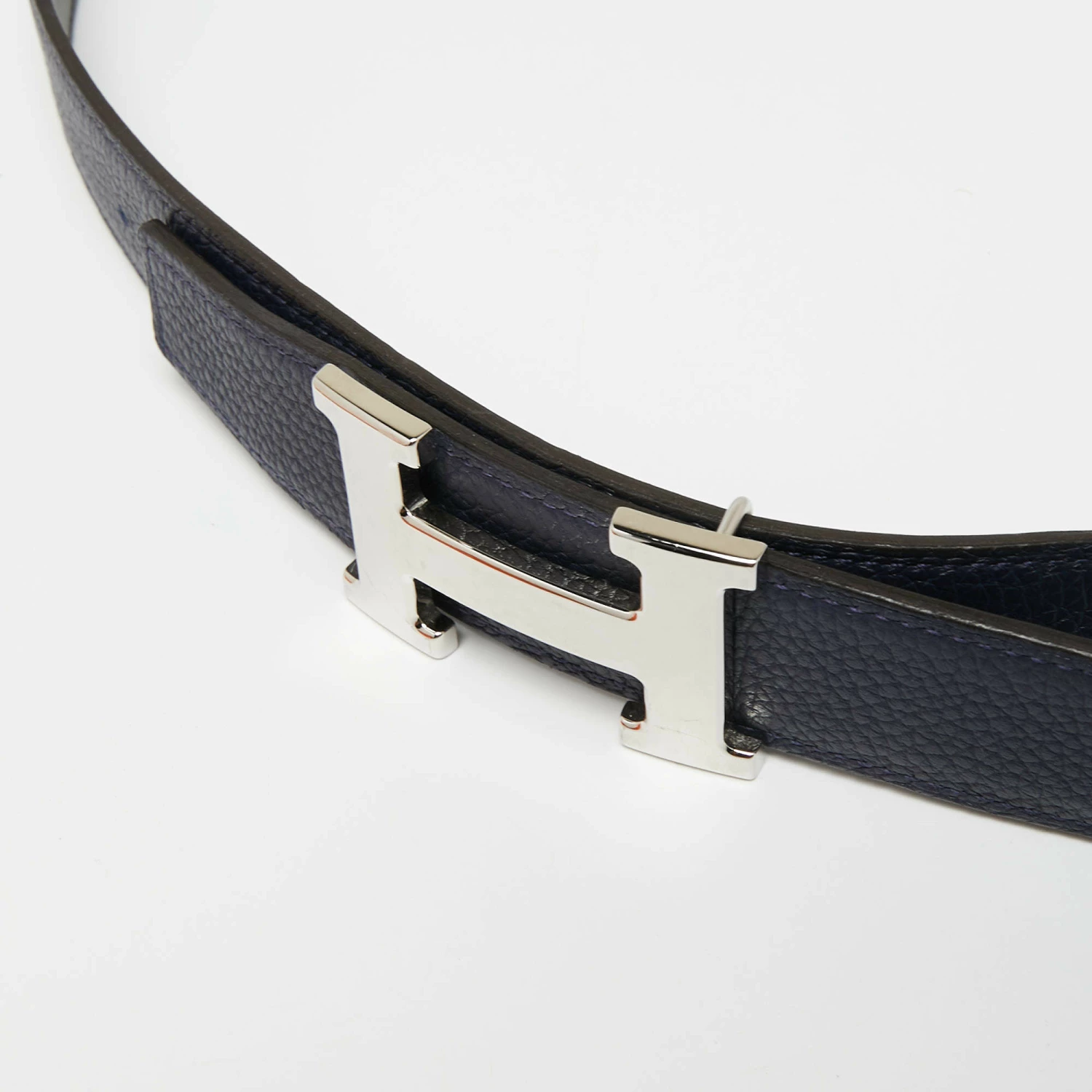 Hermes Black/Bleu Nuit Chamonix And Togo Leather Hammered Finish H Buckle Reversible Belt 100CM For Men 6 Hermes Black/Bleu Nuit Chamonix And Togo Leather Hammered Finish H Buckle Reversible Belt 100CM For Men - Image 4