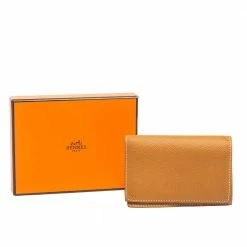 Hermes Hermés Natural Sable Epsom Leather Bifold Card Case For Men -Deals Hermes Store luxury men hermes used bags p586074 001