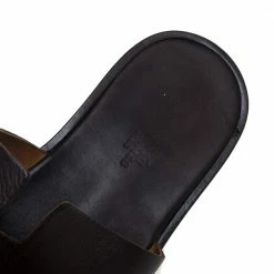 Hermes Dark Brown Leather Izmir Slide Sandals Size 43 For Men 16 Hermes Dark Brown Leather Izmir Slide Sandals Size 43 For Men -Deals Hermes Store luxury men hermes used shoes p391225 006
