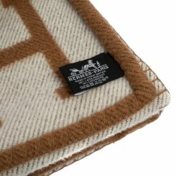 Hermes Ecru & Camel Merino Wool Avalon Throw Blanket For Unisex -Deals Hermes Store luxury unisex hermes used home decor and accessories p320938 004