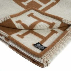 Hermes Ecru & Camel Merino Wool Avalon Throw Blanket For Unisex -Deals Hermes Store luxury unisex hermes used home decor and accessories p320938 006