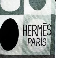 Hermes Green Les Ailes De La Soie Printed Silk Twill Square Scarf For Women 11 Hermes Green Les Ailes De La Soie Printed Silk Twill Square Scarf For Women -Deals Hermes Store luxury women hermes new accessories p257058 003