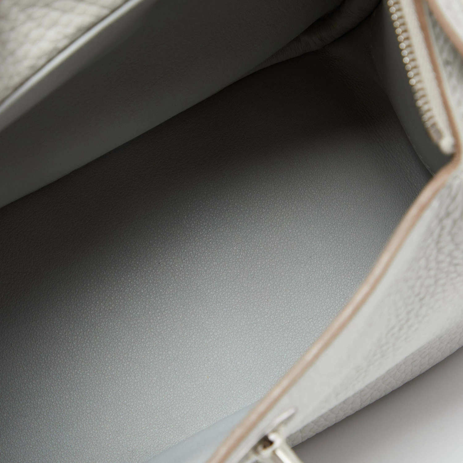 Hermes Hermès Gris Perle Taurillon Clemence Leather Palladium Finish Mini Lindy Bag For Women 10 Hermes Hermès Gris Perle Taurillon Clemence Leather Palladium Finish Mini Lindy Bag For Women - Image 8