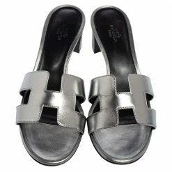 Hermes Hermés Metallic Grey Leather Oasis Slide Sandals Size 40 For Women -Deals Hermes Store luxury women hermes new shoes p559499 009