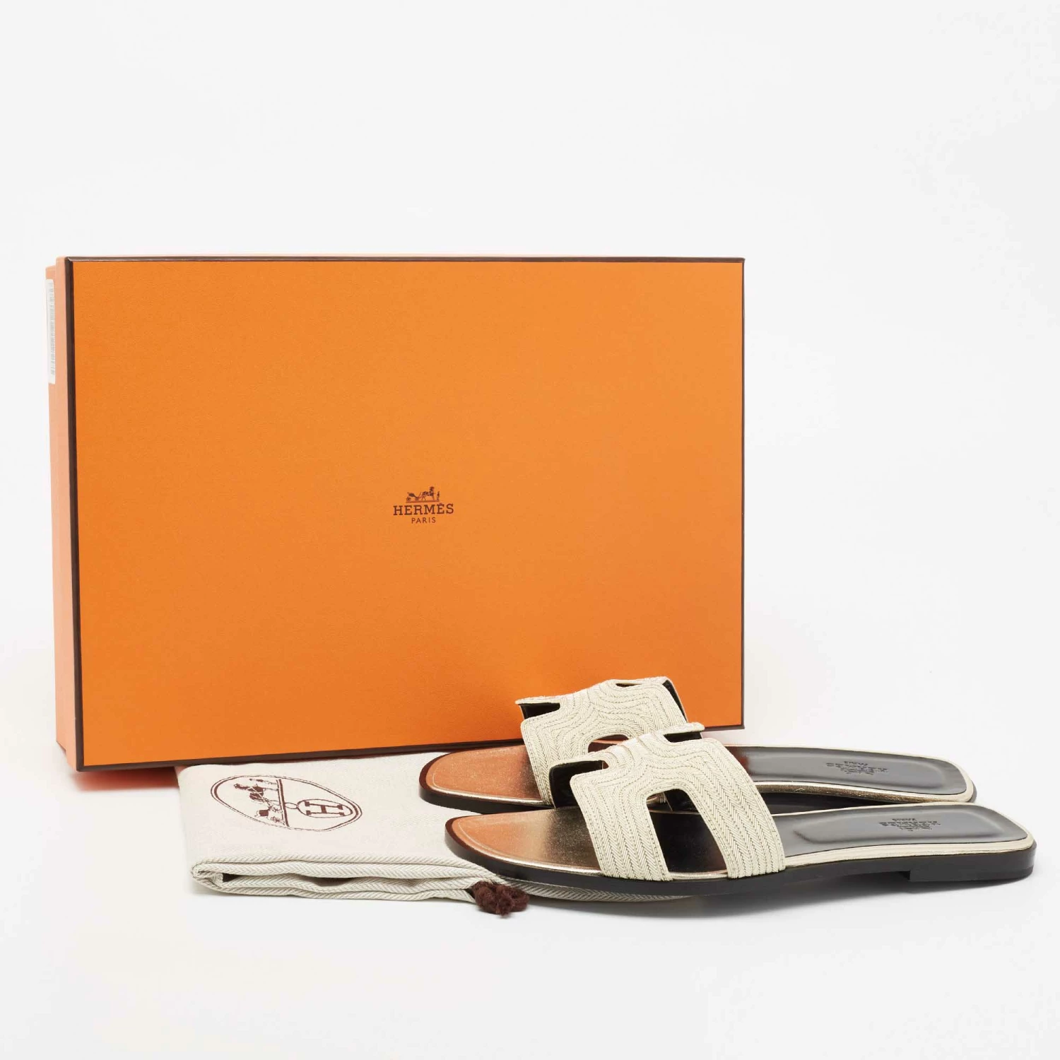 Hermes Metallic Pale Gold Twisted Metal Thread Oran Sandals Size 41 For Women 11 Hermes Metallic Pale Gold Twisted Metal Thread Oran Sandals Size 41 For Women - Image 9