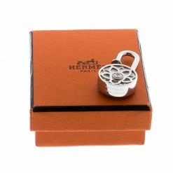 Hermes Palladium Plated Lotus Cadena Lock Charm For Women -Deals Hermes Store luxury women hermes used accessories p193901 005