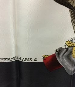 Hermes White/Black Silk Petite Main Scarf 90cm For Women -Deals Hermes Store luxury women hermes used accessories p220181 004