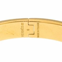 Hermes White Enamel Gold Plated Clic Clac H Bracelet PM For Women 14 Hermes White Enamel Gold Plated Clic Clac H Bracelet PM For Women -Deals Hermes Store luxury women hermes used accessories p245269 004