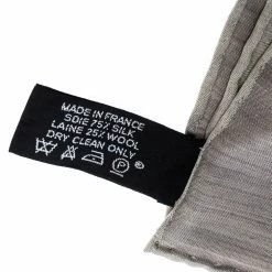 Hermes Hermès Grey Silk Wool Jacquard Façonnée Grand H Scarf For Women -Deals Hermes Store luxury women hermes used accessories p271369 004