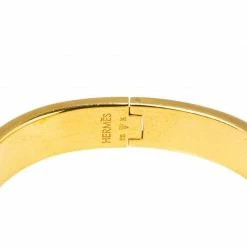 Hermes Hermès Clic H Lime Green Enamel Gold Plated Narrow Bracelet PM For Women 14 Hermes Hermès Clic H Lime Green Enamel Gold Plated Narrow Bracelet PM For Women -Deals Hermes Store luxury women hermes used accessories p339254 1603283115 006