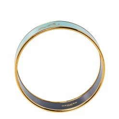 Hermes Hermès Sage Green Enamel Calèche Gold Plated Wide Bangle Bracelet For Women 12 Hermes Hermès Sage Green Enamel Calèche Gold Plated Wide Bangle Bracelet For Women -Deals Hermes Store luxury women hermes used accessories p367413 004