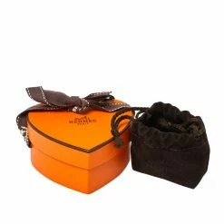 Hermes Hermès Rouge Mini Coeur Laque Scarf Ring For Women -Deals Hermes Store luxury women hermes used accessories p371193 001