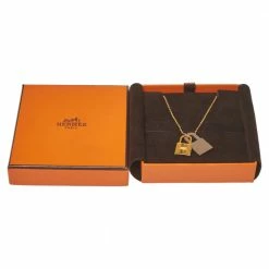 Hermes Hermès Étoupe Swift Leather Small O'Kelly Pendant Necklace For Women -Deals Hermes Store luxury women hermes used accessories p380264 007