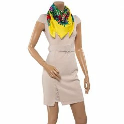 Hermes Hermès Yellow Heart Of Life Printed Silk Square Scarf For Women -Deals Hermes Store luxury women hermes used accessories p403234 002