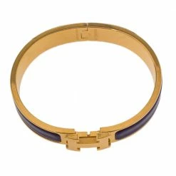 Hermes Hermès Clic H Purple Enamel Gold Plated Narrow Bracelet PM For Women 14 Hermes Hermès Clic H Purple Enamel Gold Plated Narrow Bracelet PM For Women -Deals Hermes Store luxury women hermes used accessories p440125 002