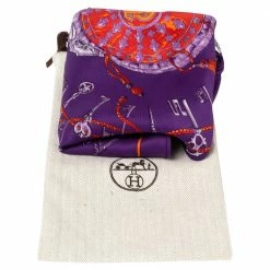 Hermes Hermès Purple Les Clefs Triangle Silk Scarf For Women -Deals Hermes Store luxury women hermes used accessories p495978 002