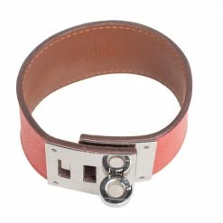 Hermes Hermès Coral Leather Kelly Dog Bracelet For Women -Deals Hermes Store luxury women hermes used accessories p527650 004