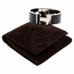 Hermes Black Enamel Palladium Plated Clic Clac H Bracelet PM For Women 17 Hermes Black Enamel Palladium Plated Clic Clac H Bracelet PM For Women -Deals Hermes Store luxury women hermes used accessories p529097 008