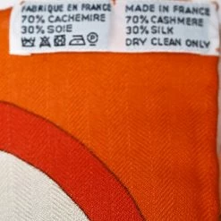 Hermes Hermés Cream Carre En Boucles Print Cashmere And Silk Shawl For Women -Deals Hermes Store luxury women hermes used accessories p566018 003