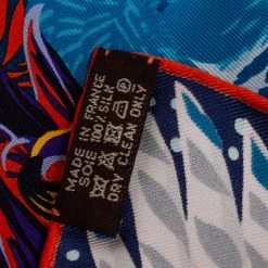Hermes Hermès Blue Into The Canadian Wild Silk Scarf For Women -Deals Hermes Store luxury women hermes used accessories p582613 006