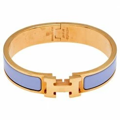 Hermes Hermès Clic H Lilac Enamel Rose Gold Plated Narrow Bracelet For Women 14 Hermes Hermès Clic H Lilac Enamel Rose Gold Plated Narrow Bracelet For Women -Deals Hermes Store luxury women hermes used accessories p586201 002
