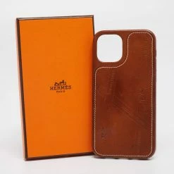 Hermes Fauve Barenia Leather Bolduc IPhone 12/12 Pro Case For Women -Deals Hermes Store luxury women hermes used accessories p638082 005