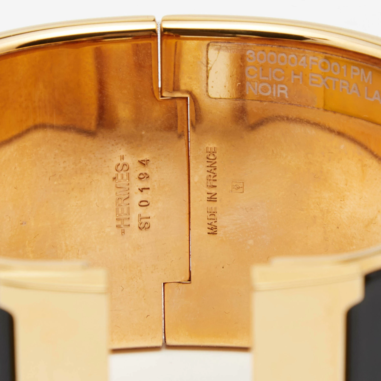 Hermes Hermès Clic Clac H Black Enamel Gold Tone Metal Extra Wide Bracelet For Women 6 Hermes Hermès Clic Clac H Black Enamel Gold Tone Metal Extra Wide Bracelet For Women - Image 4