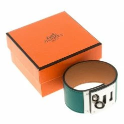 Hermes Kelly Dog Green Leather Palladium Plated Wide Bracelet For Women 17 Hermes Kelly Dog Green Leather Palladium Plated Wide Bracelet For Women -Deals Hermes Store luxury women hermes used accessories p98321 008