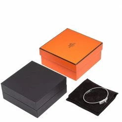 Hermes Kelly Diamond 18k White Gold Cuff Bracelet LG For Women 17 Hermes Kelly Diamond 18k White Gold Cuff Bracelet LG For Women -Deals Hermes Store luxury women hermes used fine jewelry p529902 008