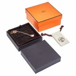 Hermes Birkin Amulette Diamond 18k Rose Gold Pendant Necklace For Women -Deals Hermes Store luxury women hermes used fine jewelry p586269 003