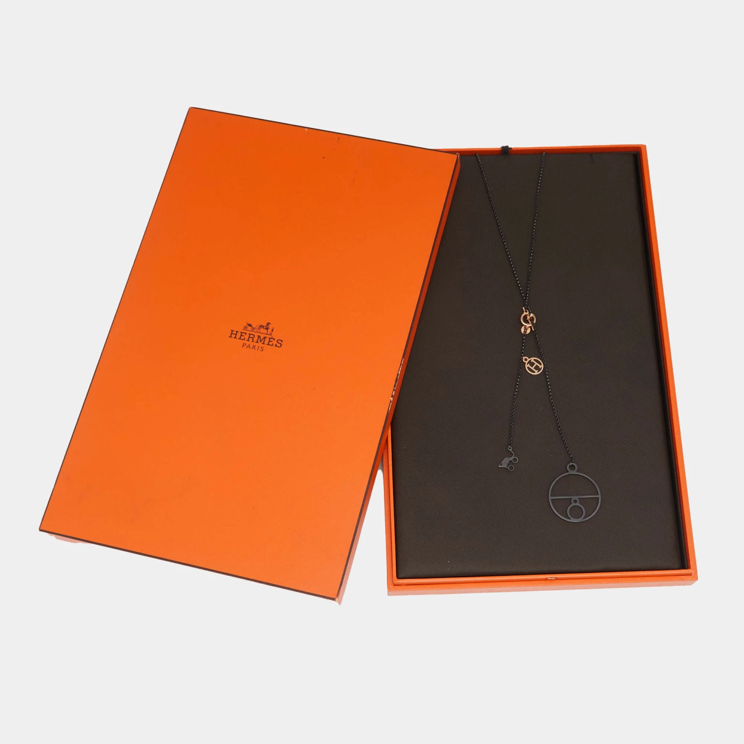 Hermes Crazy Calèche Silver & 18K Rose Gold Long Toggle Necklace For Women 7 Hermes Crazy Calèche Silver & 18K Rose Gold Long Toggle Necklace For Women - Image 5