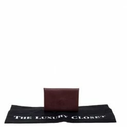 Hermes Burgundy Epsom Leather Calvi Verso Card Holder For Women -Deals Hermes Store luxury women hermes used handbags p318889 001