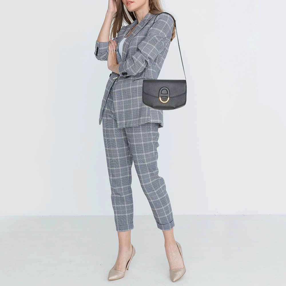 Hermes Black Epsom Leather Gold Hardware Cherche Midi 25 Bag For Women 4 Hermes Black Epsom Leather Gold Hardware Cherche Midi 25 Bag For Women - Image 2