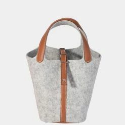 Hermes Gris Clair Feutre & Gold Swift Picotin Lock 18 PHW For Women