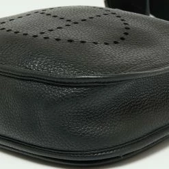 Hermes Black Clemence Leather Evelyne III PM Bag For Women -Deals Hermes Store luxury women hermes used handbags p669101 004