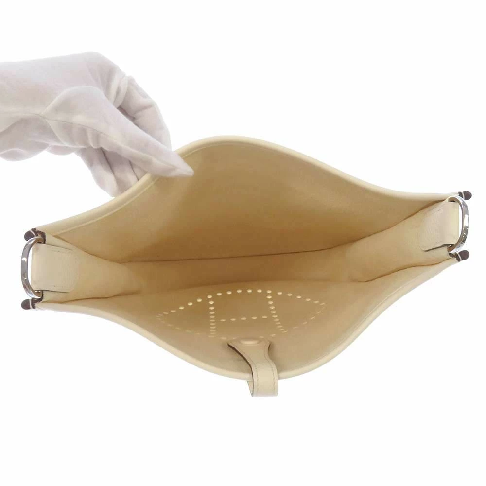 Hermes White Taurillon Clemence Leather Evelyn III Amazon PM Shoulder Bag For Women 7 Hermes White Taurillon Clemence Leather Evelyn III Amazon PM Shoulder Bag For Women - Image 5