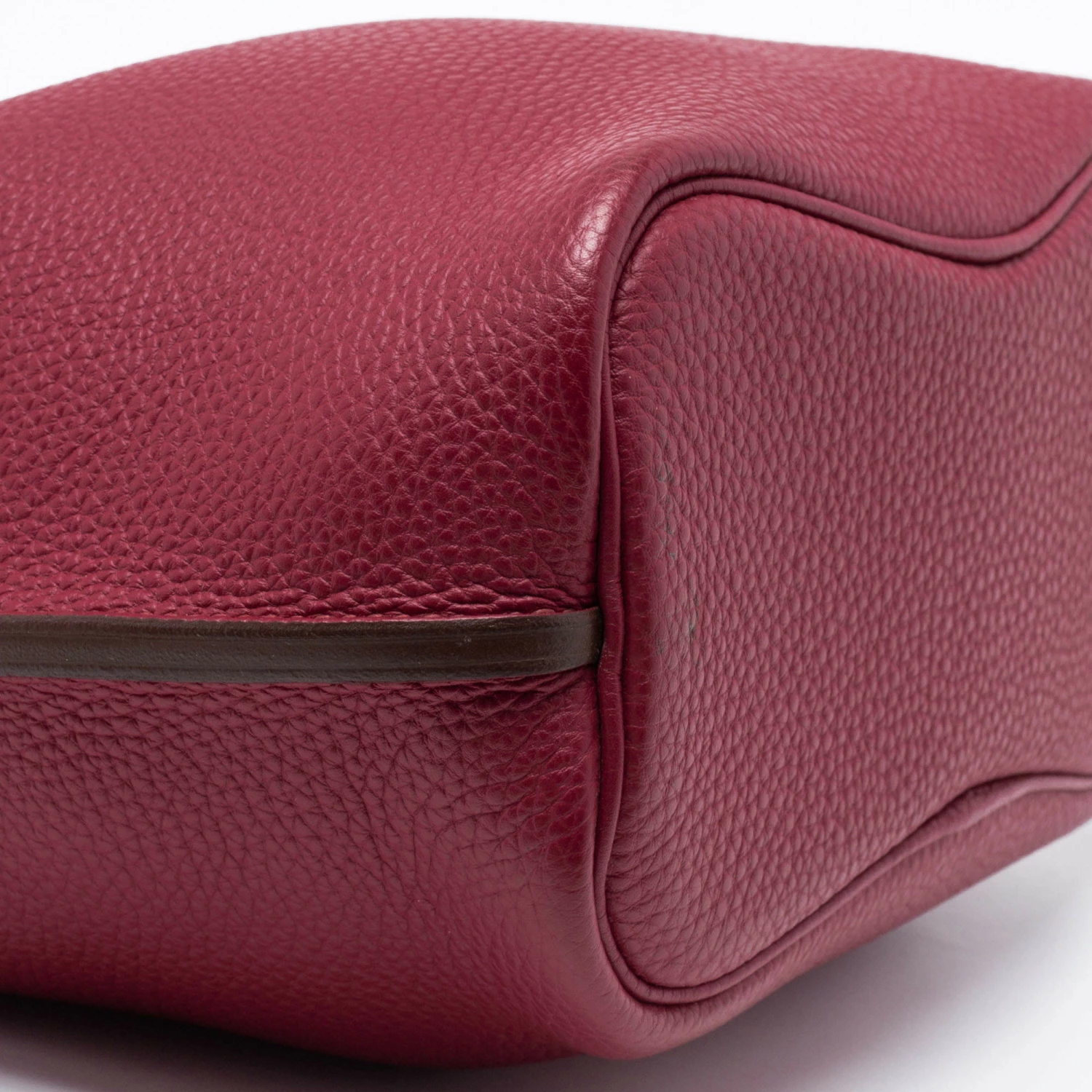 Hermes Rouge Grenat Togo Leather So Kelly 22 Bag For Women 19 Hermes Rouge Grenat Togo Leather So Kelly 22 Bag For Women - Image 17