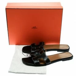 Hermes Black Leather Oran Flat Sandals Size 39.5 For Women -Deals Hermes Store luxury women hermes used shoes p182208 001